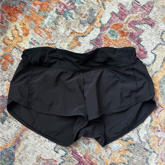 lululemon athletica Pants - Lululemon 2” speed up shorts! Size 6!